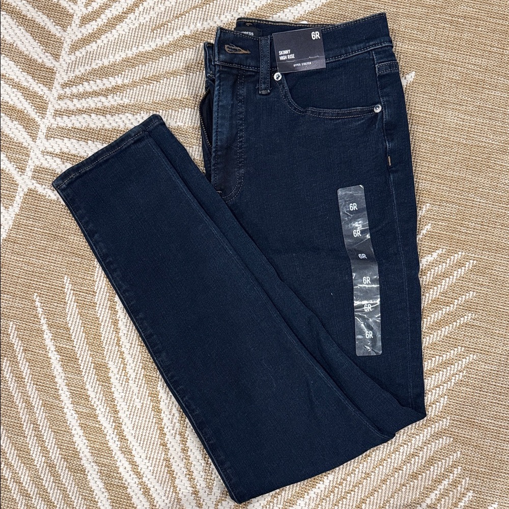 Express  NWT - women’s Skinny Jeans - Dark Blue - high rise - 6R
